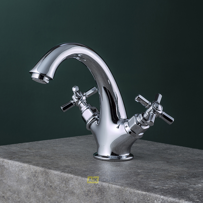  Смеситель для раковины GATTONI TRD TR320/18С0 с донным клапаном, хром